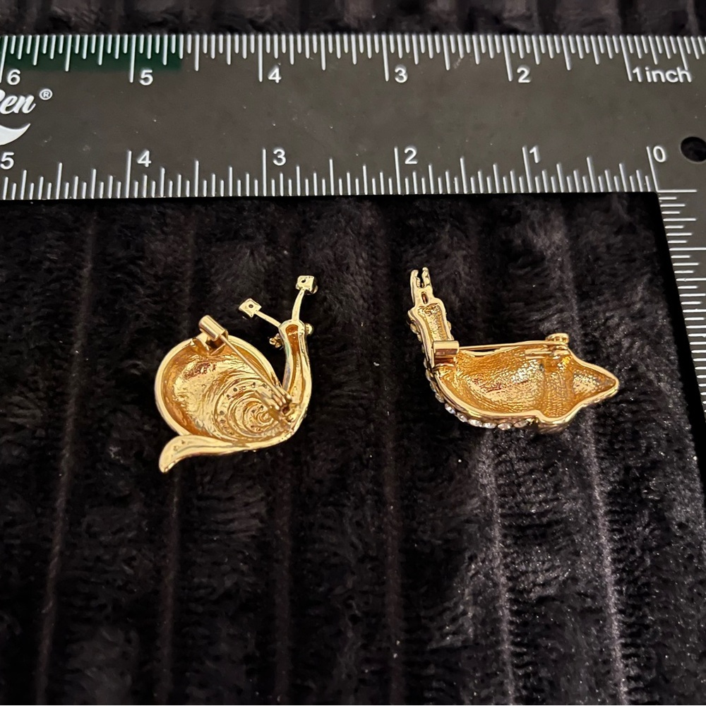 Whimsical Snail Brooch Set with Crystals - Picture 2 of 2
